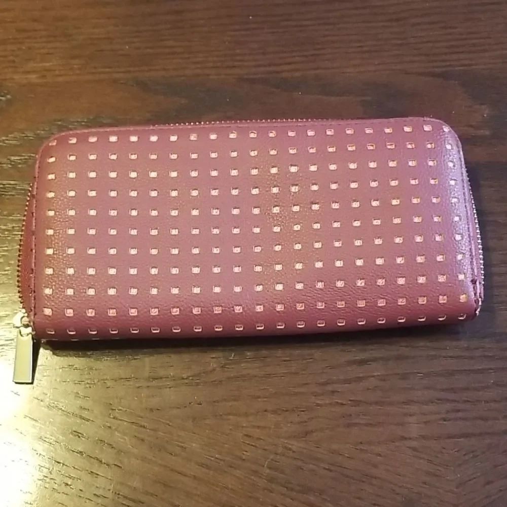 Women's cutout wallet 